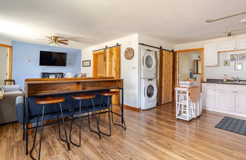 Anaconda Casa | Cozy Cottage near downtown brings Georgetown Lake & Fairmont to your fingertips!