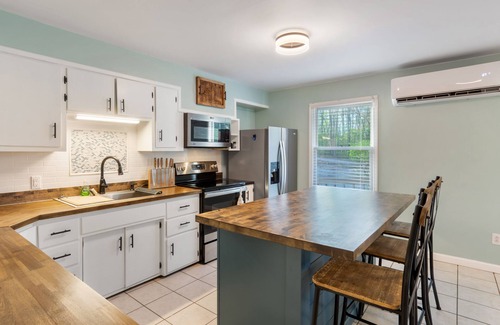 Somerset Cabaña | Cozy cottage nestled in the woods bordering beautiful Lake Cumberland