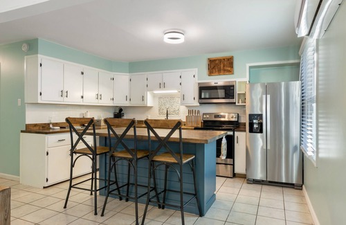 Somerset Cabaña | Cozy cottage nestled in the woods bordering beautiful Lake Cumberland