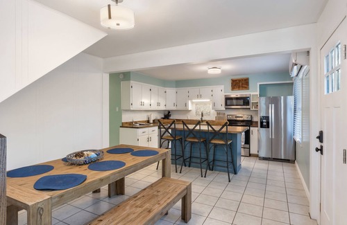 Somerset Cabaña | Cozy cottage nestled in the woods bordering beautiful Lake Cumberland