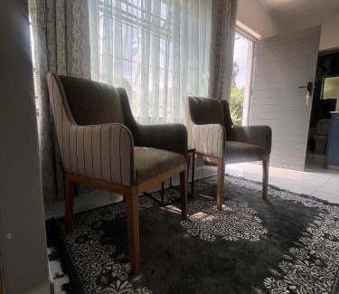 Greater Johannesburg Metropolitan Area Apartamento | Cozy Cottage on 5th Avenue