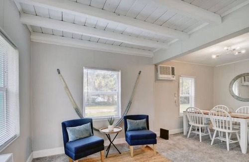 Delray Beach Cabaña | Cozy cottage on Atlantic Ave under 1mi from Beach!