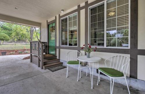 McMinnville Casa | Cozy Cottage on Flower Farm with Baker Creek Views!