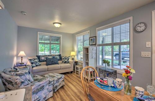 McMinnville Casa | Cozy Cottage on Flower Farm with Baker Creek Views!
