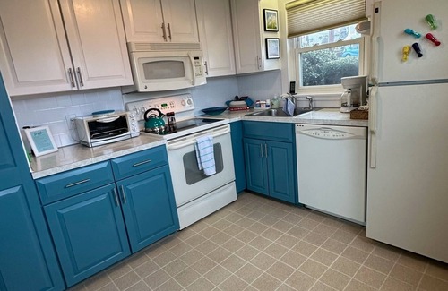 Great Neck Cabaña | Cozy cottage on Great Neck, easy walk to Pavilion Beach!