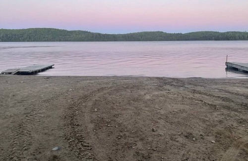 Mansfield-et-Pontefract Cabaña | Cozy Cottage on Jim Lake