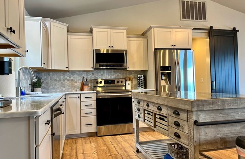 Lake Hamilton Cabaña | Cozy Cottage on Lake Hamilton