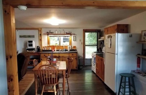 Bridport Cabaña | Cozy cottage on lake Champlain