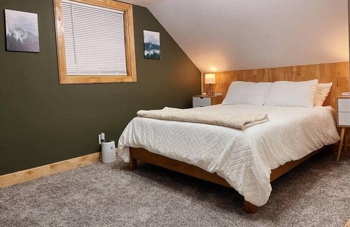 Ironwood Casa | Cozy Cottage on Midland - Close to Trails!