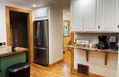 Ironwood Casa | Cozy Cottage on Midland - Close to Trails!