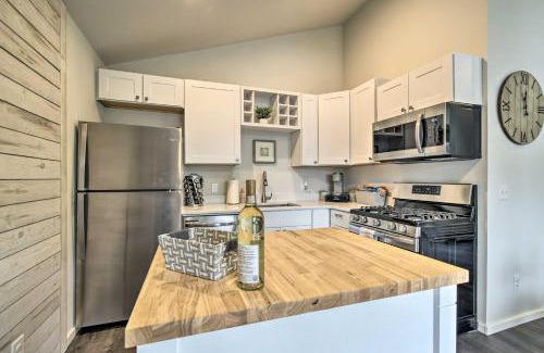 Westport Casa | Cozy Cottage on the Coast Near Downtown Westport!