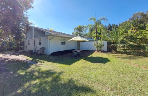 Punta Gorda Cabaña | Cozy Cottage Pet Friendly on 2 Fenced acres!