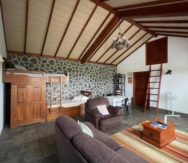 Praia da Vitoria Casa | Cozy Cottage