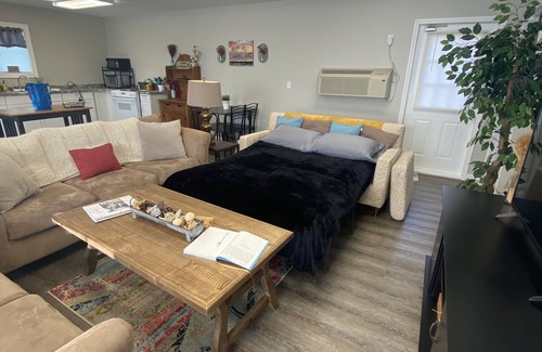 Grant Cabaña | Cozy Cottage, Quiet and Peaceful, Minutes from Lake Guntersville