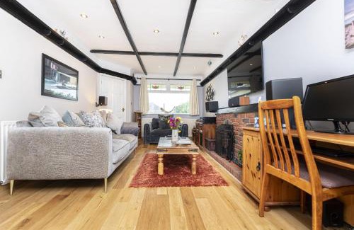 Bournemouth Casa | Cozy Cottage, Secure Garden, Dog Freindly