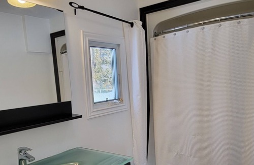 Innisfil Casa | Cozy Cottage Steps to Lake Simcoe