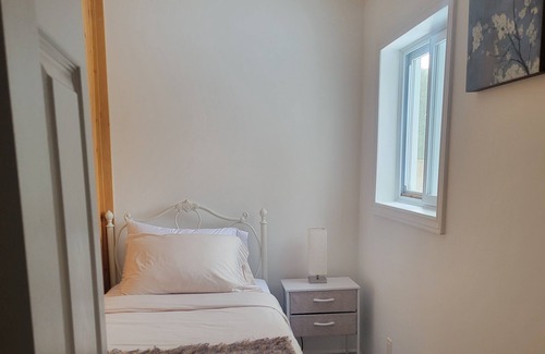 Innisfil Casa | Cozy Cottage Steps to Lake Simcoe