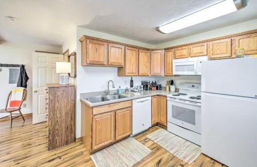 Grantsdale Casa | Cozy Cottage Studio Stunning Mountain Views!