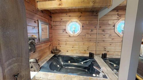Gatlinburg - Pigeon Forge Casa | Cozy Cottage Unit 1610 Cabin