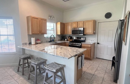 Fort Walton Beach Casa | Cozy cottage with water views, beach area, dock access & on-site boat launch!