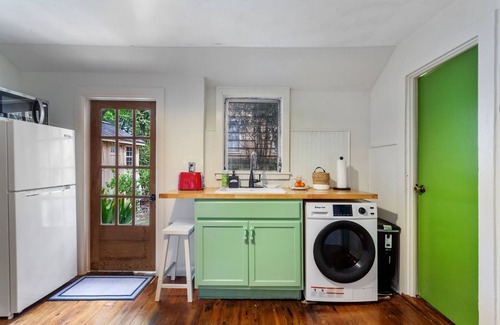 Algiers Point Cabaña | Cozy Cottage