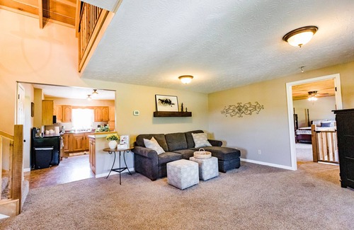 Bradford Otro | Cozy Cottage