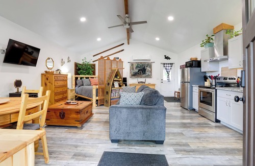 Placerville Apartamento | Cozy Cottage w/ Park Pass, 1 Mi to Jenkinson Lake!
