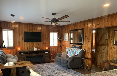 Port Austin Casa | Cozy Cottage w/ Sandy Lake Huron Beach Access