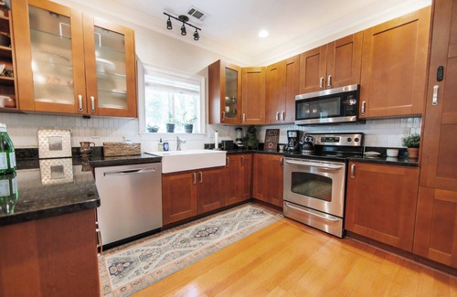 Athens Casa | Cozy Cottage - Walk to Campus, Stadium, Downtown