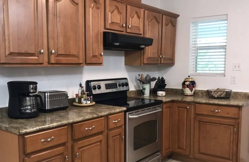 Waveland Cabaña | Cozy Cottage - Welcome 5 min from the beach & 10 min to Bay St Louis