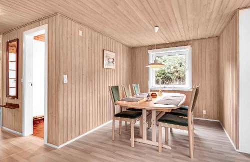 Hou Casa | Cozy Cottage With 600 M To The Beach