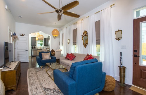 Ono Island Casa | Cozy cottage with a bohemian flare. Pet friendly!