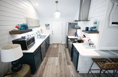 Navarre Cabaña | Cozy Cottage with Beach Access