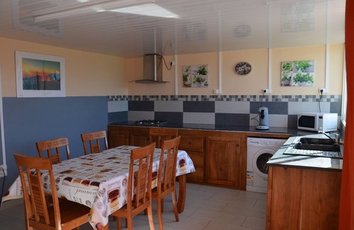 Les Avirons Chalet De Esquí | Acogedora casa de campo con vistas panorámicas