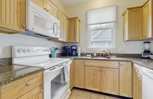 Summer Village Cabaña | Cozy Cottage with Pools, Pickleball, Game Room, and Trolley to Nearby Beaches