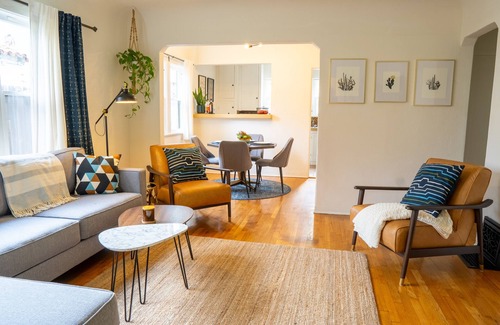 Golden Hill Cabaña | Cozy Cottage with Private Backyard - 1 mi away from Downtown/Gaslamp/Balboa Park