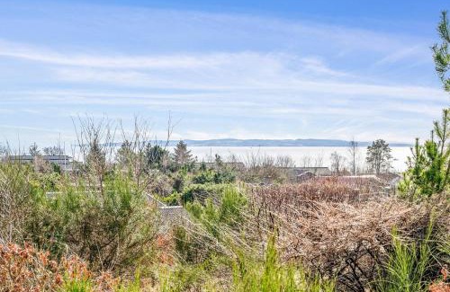 Handrup Strand Casa | Cozy Cottage With Sea View At Handrup Strand
