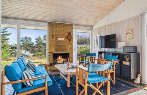 Handrup Strand Casa | Cozy Cottage With Sea View At Handrup Strand