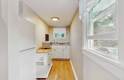 Osterville Cabaña | Cozy cottage with tranquil charm, natural beauty & great location