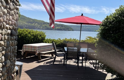 Valois Cabaña | Cozy cottage, with exceptional views of Keuka Lake.