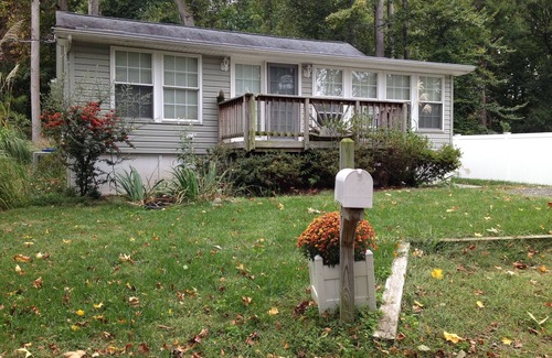 St. Leonard Cabaña | Cozy cottage with 1 bedroom and WiFi, AC in enjoyable Saint Leonard , Long Beach