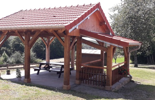 Le Clerjus Cabaña | Alojamiento acogedor con WIFI y aparcamiento, cerca de la naturaleza
