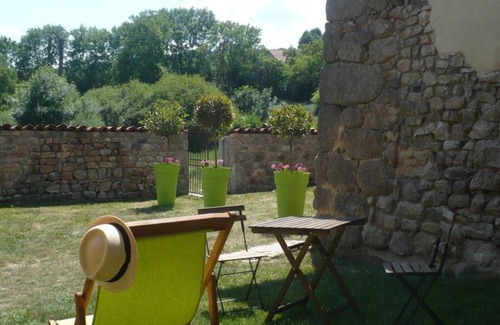 Palogneux Cabaña | Gîte de charme avec poêle à bois, jardin privatif et proche de stations de ski