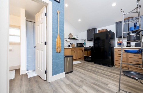 Lakeview Casa | Cozy Cottages on Orchard Island- Pet Friendly !