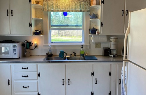 Seawall Cabaña | Cozy country cottage in the quiet Seawall neighborhood of Southwest Harbor