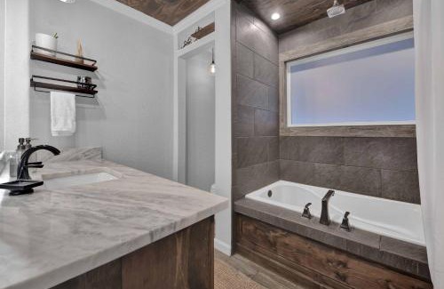 Hull Casa | Cozy Country Cabin in the Woods