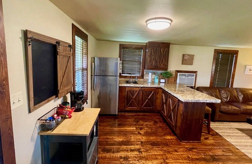 Moodys Cabina | Cozy Country Cabin with a king-size bed