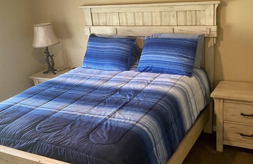 Heise Casa | Cozy, Country Home-Beautiful Setting & Recreation