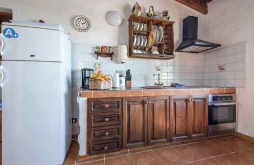 El Madronal Villa | Acogedora casa de campo "La Cuadra de Arona" con vista al mar, piscina, Wi-Fi y jardín, aparcamiento