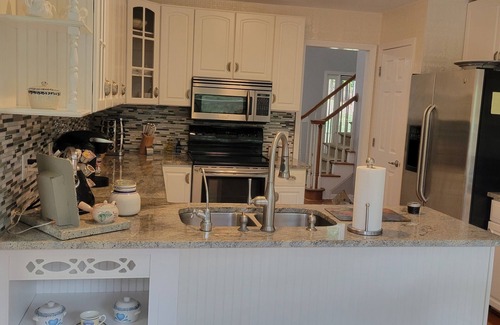 Woodstock Casa | Cozy Country Home with 5 Bedrooms 4 Baths and Swimming Pool